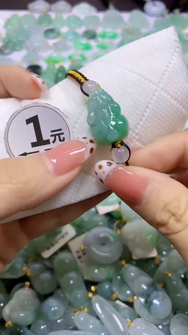 颈饰未镶嵌翡翠天然翡翠A货