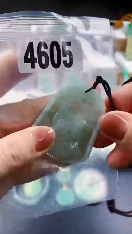 翡翠未镶嵌颈饰天然翡翠吊坠挂件