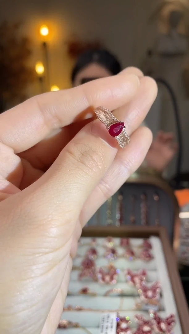 银S925镶嵌手饰红宝石手饰