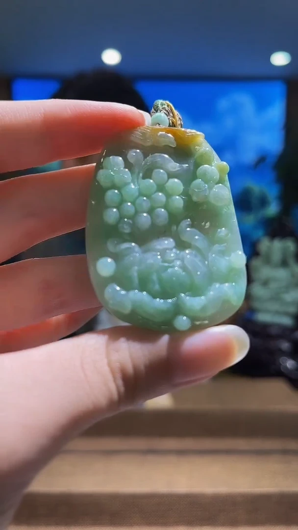 翡翠未镶嵌颈饰MFC072884