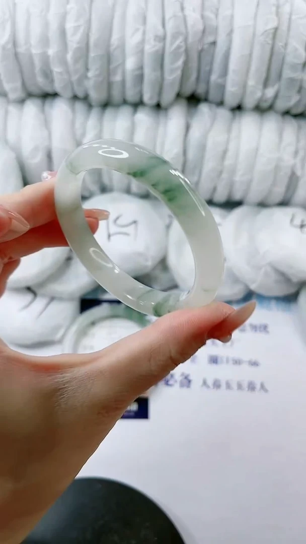 【闪购商品】石英质玉手镯未镶嵌0464761971-