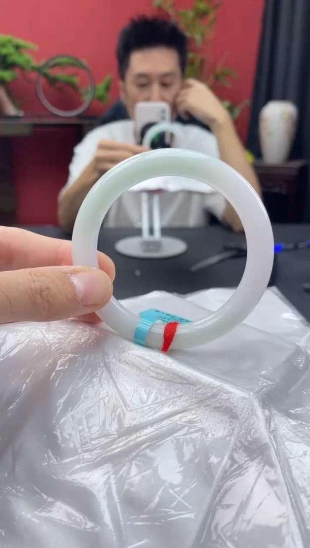 未镶嵌手镯翡翠18