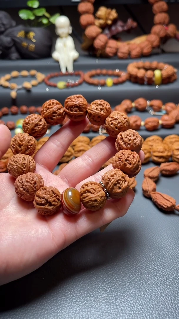 【闪购商品】文玩核桃吊坠核桃手串