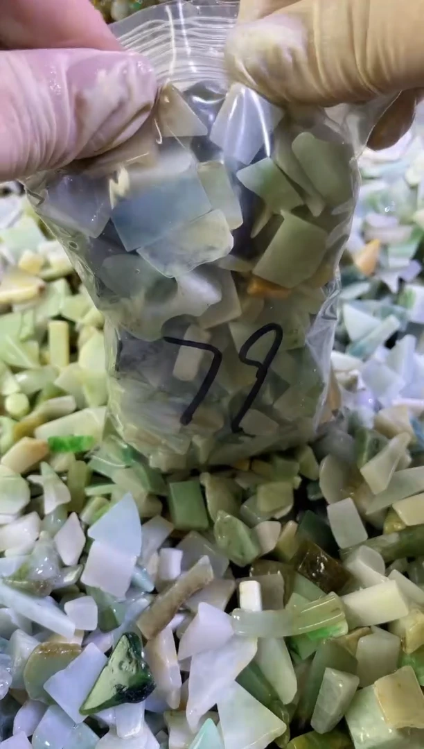 【闪购商品】翡翠颈饰未镶嵌天然翡翠小号500克79