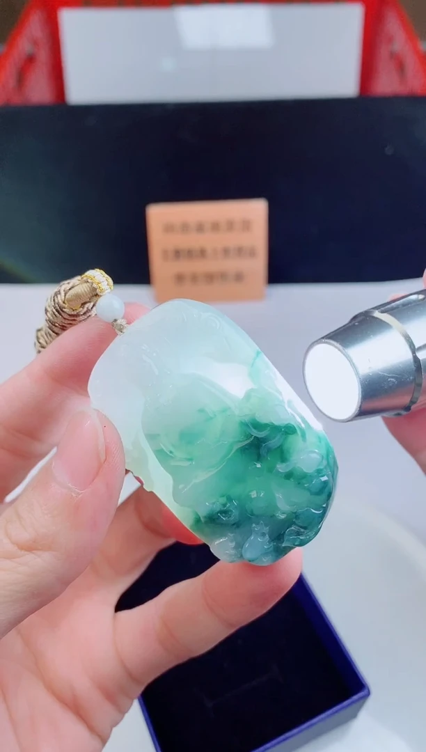 颈饰未镶嵌翡翠1