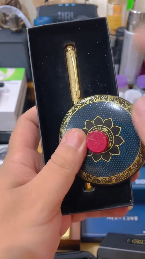 瓷片闪购商品 如图所示