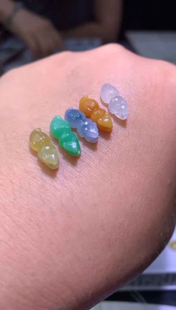 定制翡翠未镶嵌毛货