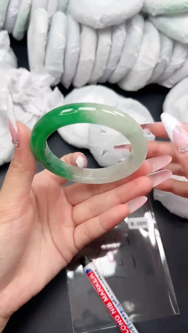 精品手镯，一物一拍R-009