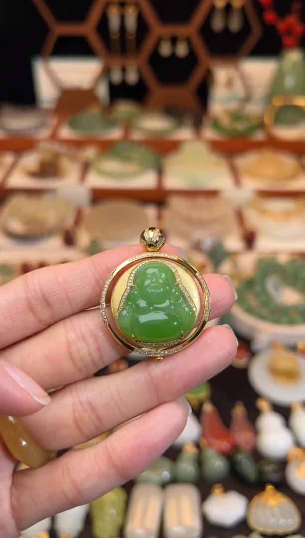 18K金镶嵌和田玉挂件精品