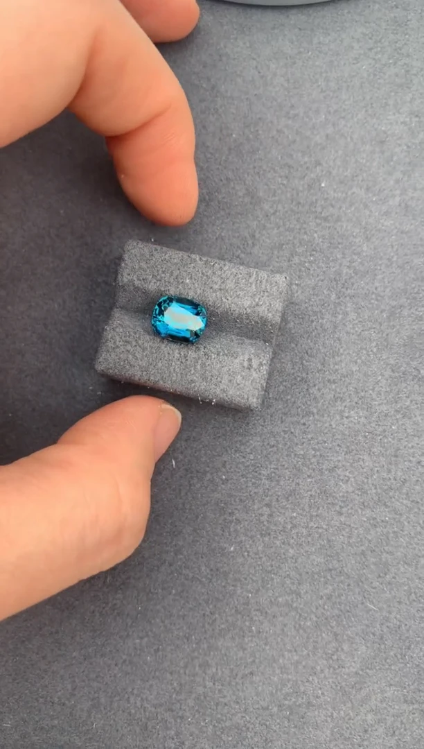 【闪购商品】碧玺裸石未镶嵌3.2ct 蓝碧玺