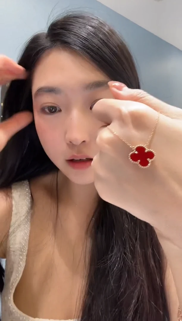 【闪购商品】玛瑙/玉髓/18K金镶嵌单红花项链