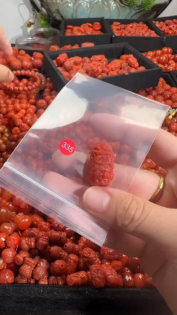 颈饰未镶嵌南红玛瑙1