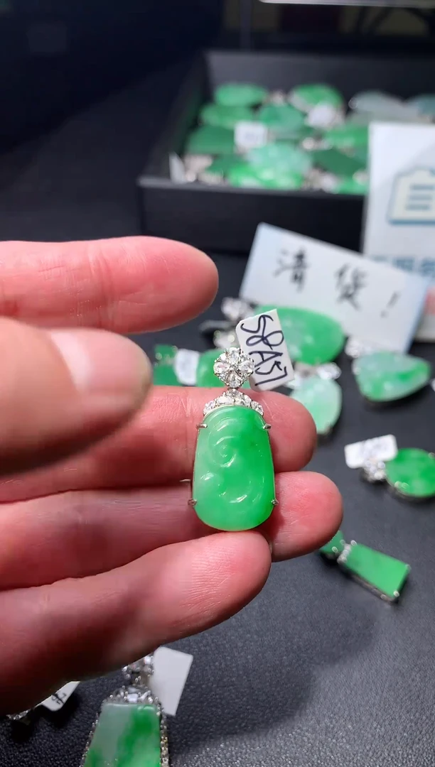 颈饰银S925镶嵌翡翠翡翠