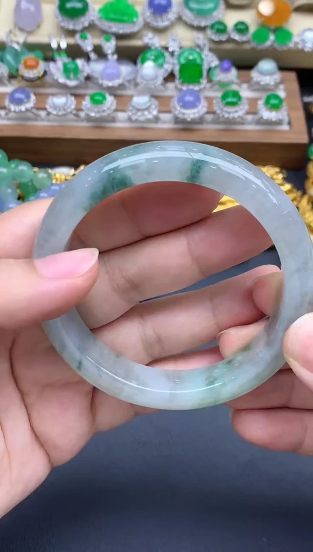 翡翠手镯未镶嵌174-春日珠宝