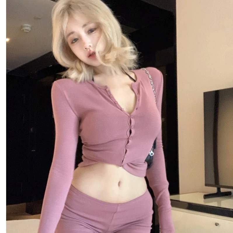 两色针织居家套装圆领单排扣长袖舒适低腰短裤两件套