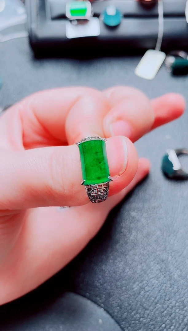 银S925镶嵌戒指翡翠1111