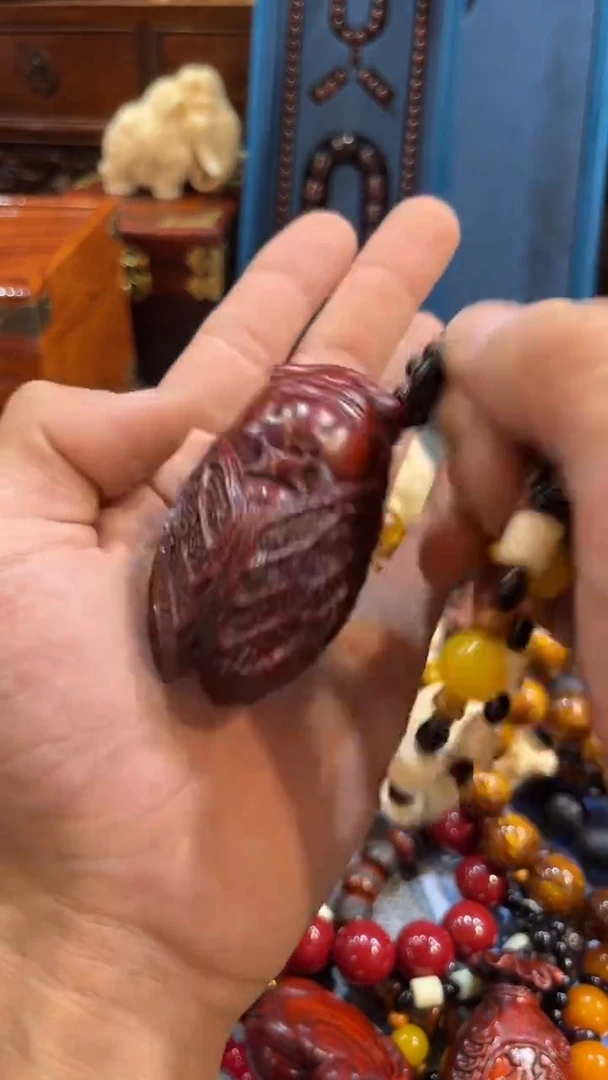 檀香紫檀（小叶紫檀）金蝉手把件