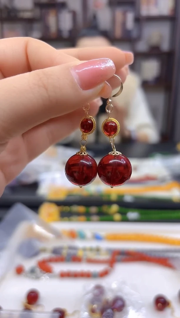 【闪购商品】血珀耳饰14K金镶嵌耳坠E471