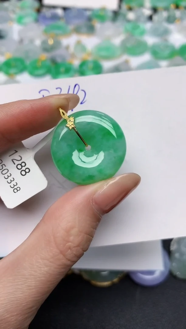 颈饰18K金镶嵌翡翠天然缅甸A货翡翠百元以上9元证书费自理