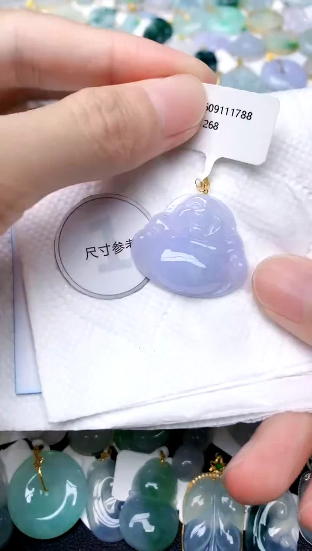 颈饰18K金镶嵌翡翠天然A货翡翠