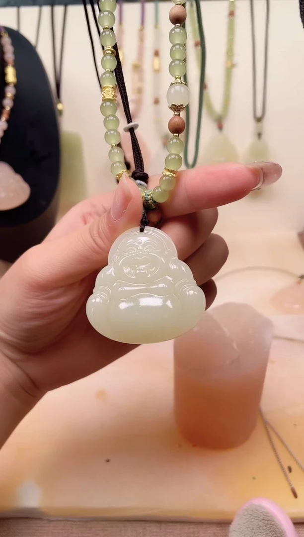 吊坠(赠链)未镶嵌石英质玉天然晴水大肚弥勒佛