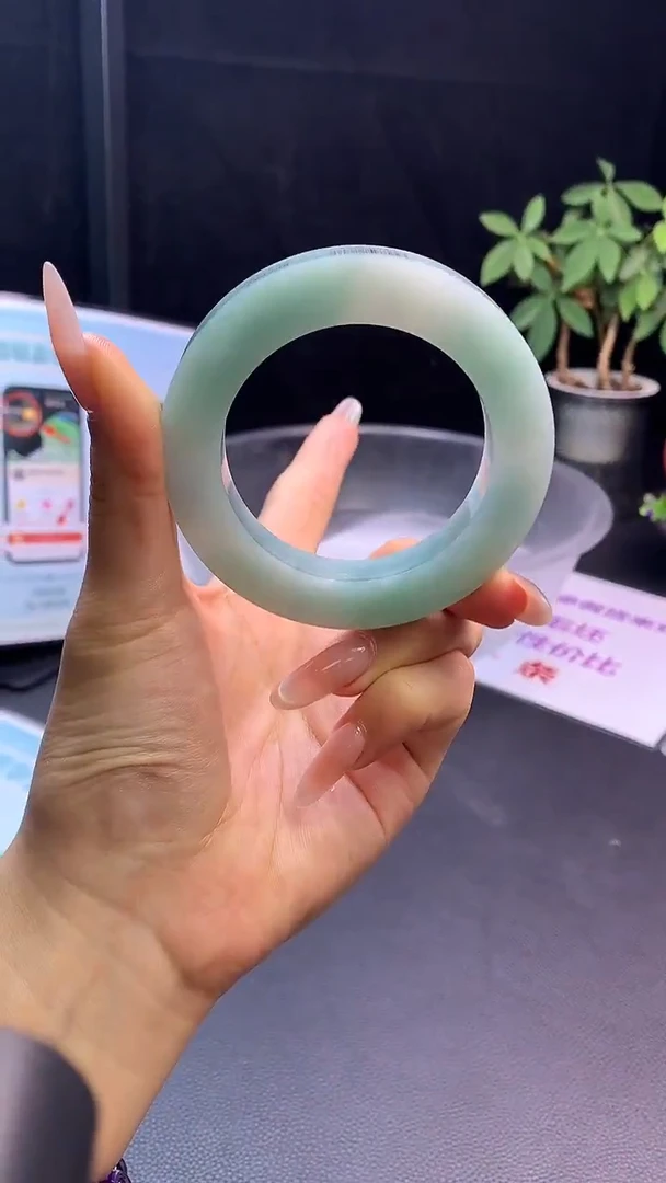 定制翡翠手镯未镶嵌82