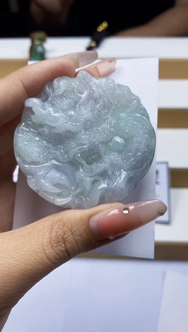 翡翠挂件未镶嵌翡翠A货