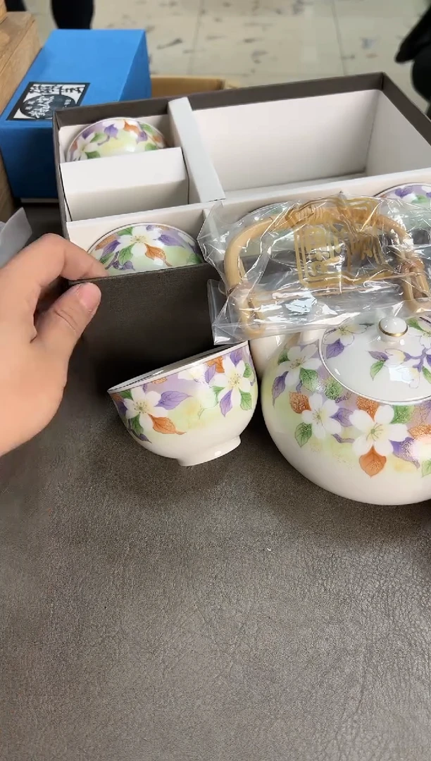 库山窑一壶五杯全新（盒子无盖）