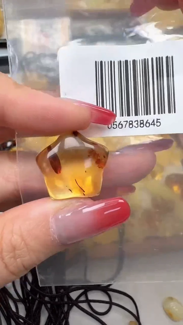 裸石琥珀未镶嵌如图