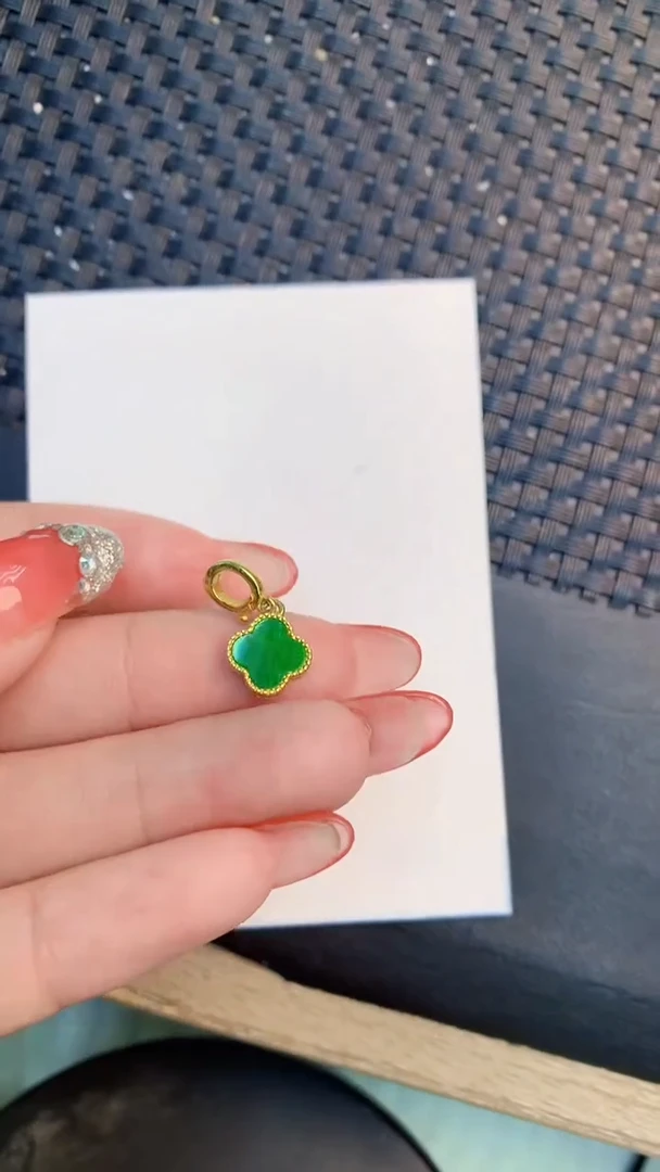 颈饰未镶嵌翡翠1