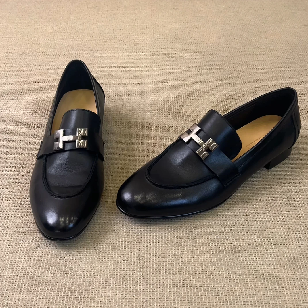 RubyL/2cm职场通勤百搭金属扣舒适一脚蹬圆头深口粗跟单鞋女款