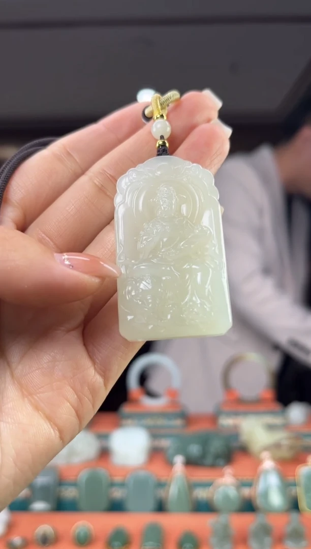 颈饰未镶嵌和田玉佩佩 包容