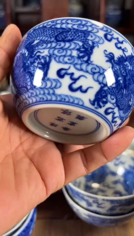 柴窑釉里红五龙杯杯瑕疵