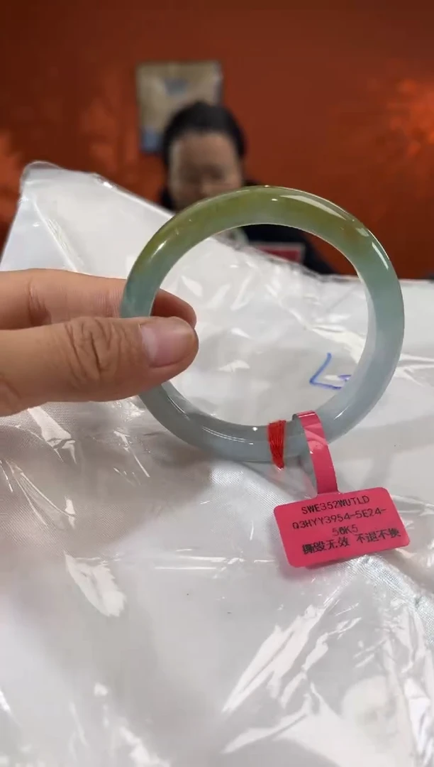 未镶嵌手镯翡翠1        圈口57