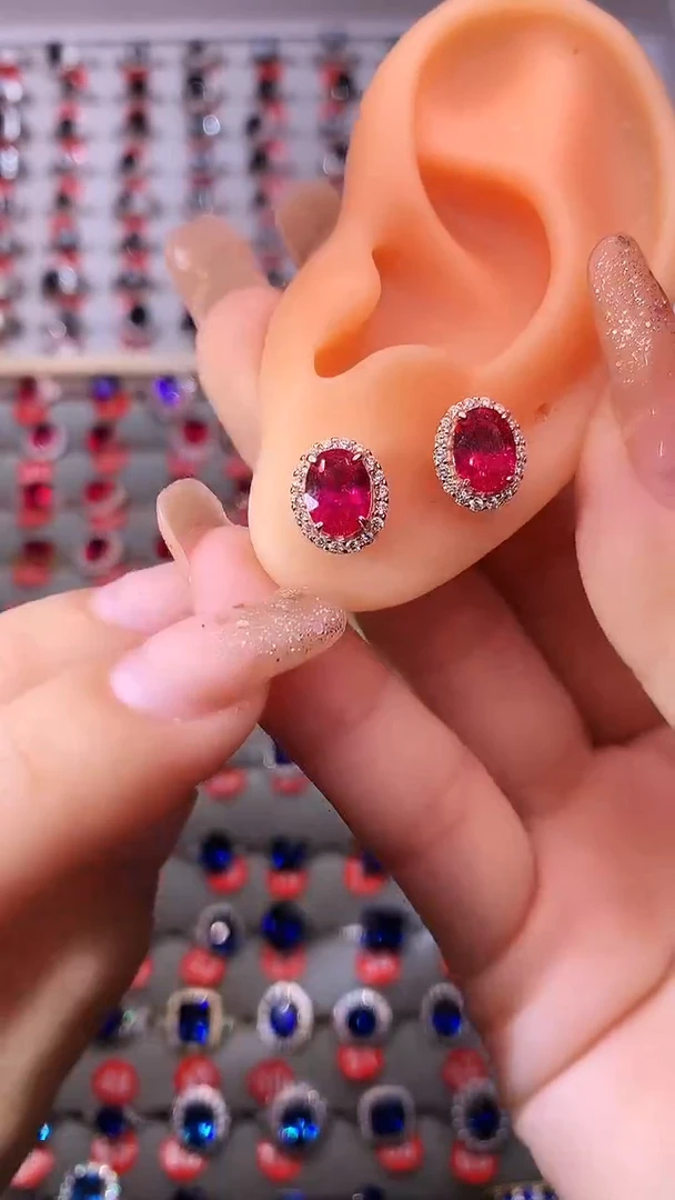 【闪购商品】红宝石耳饰银S925镶嵌1111111