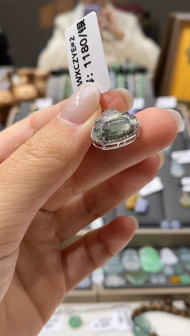 颈饰银S925镶嵌翡翠佛公