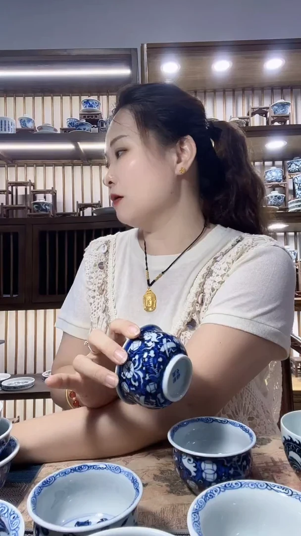天****雨直播间八宝儒士杯元青花蓝底
