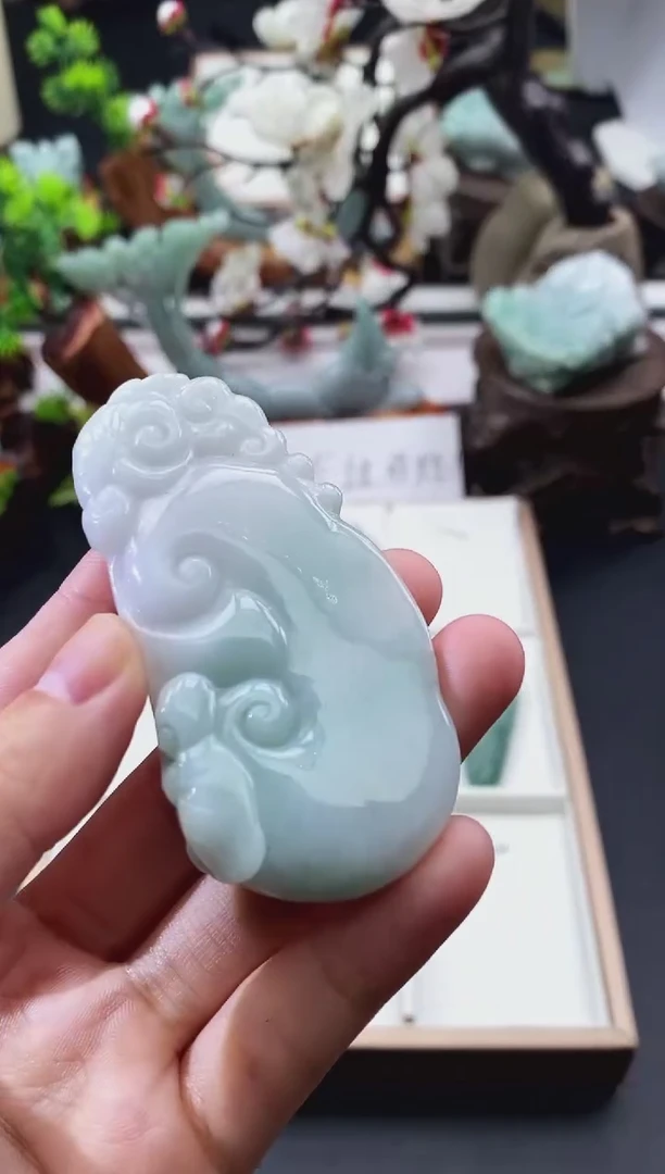 翡翠未镶嵌颈饰天然缅甸A货翡翠
