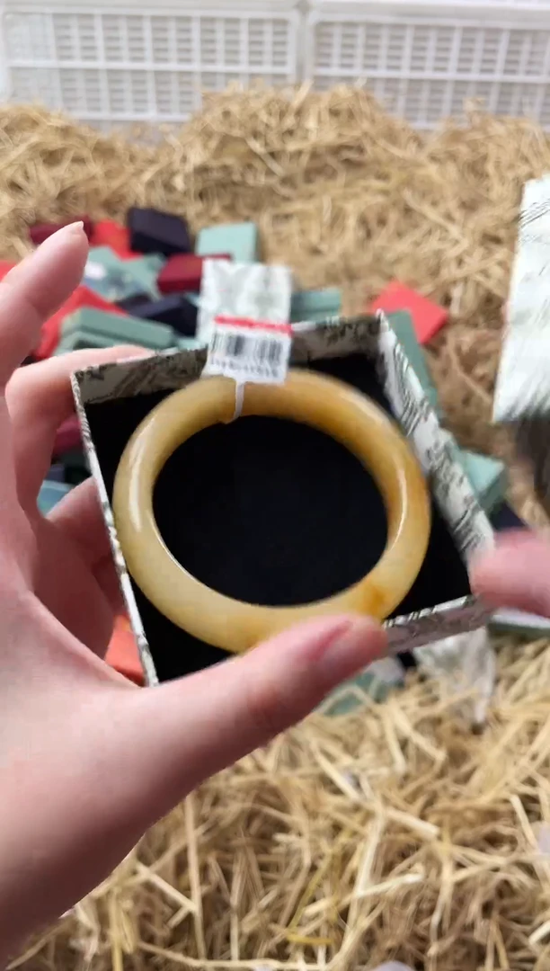 未镶嵌手镯石英质玉H-60