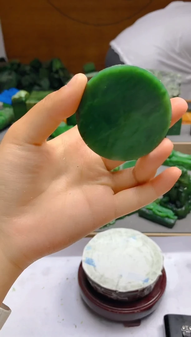 和田玉（碧玉）未镶嵌珠宝半成品随机发货1个