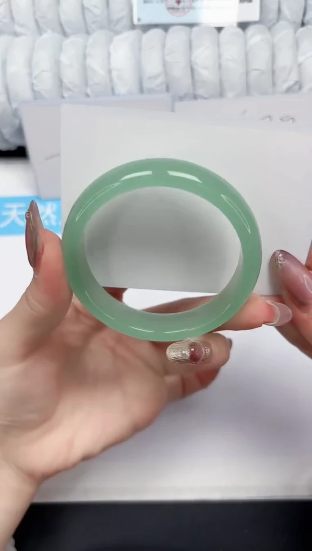 【闪购商品】石英质玉手镯未镶嵌89-56.3