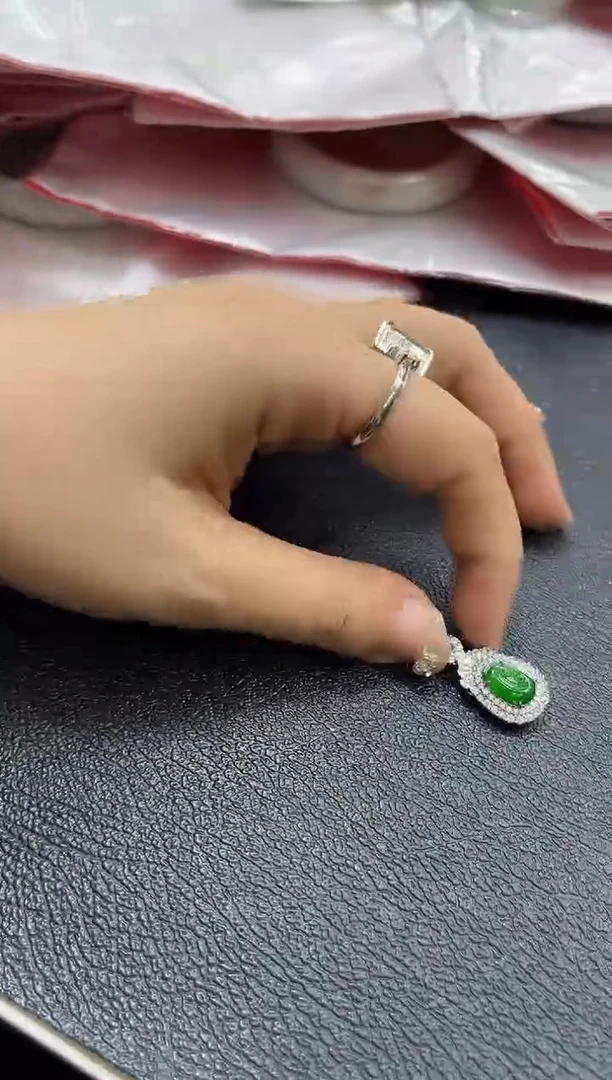 【闪购商品】翡翠颈饰合金0934749106