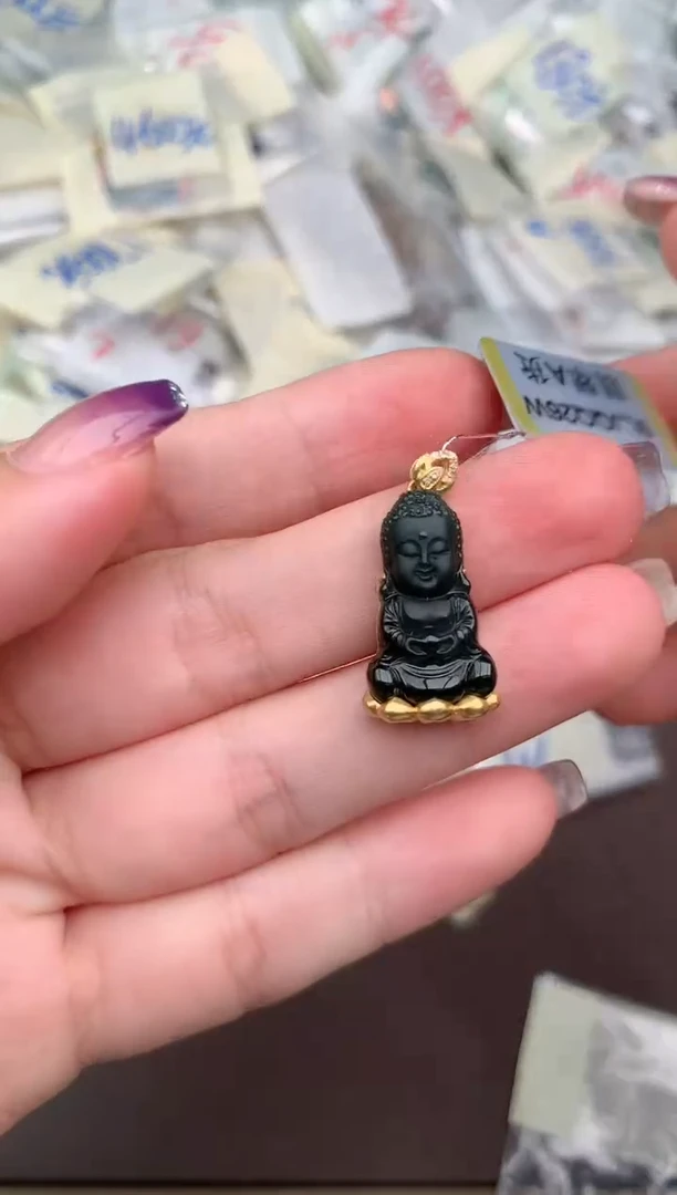 翡翠挂件18K金镶嵌一