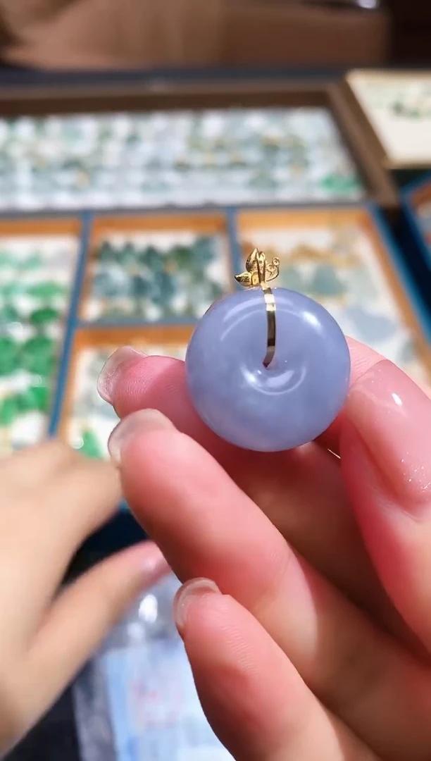 翡翠18K金镶嵌颈饰250610451