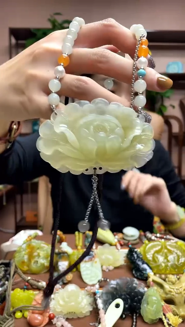 未镶嵌岫玉吊坠碧*·