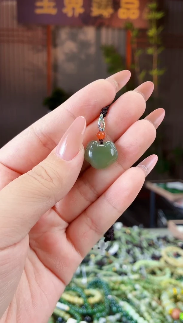 和田玉未镶嵌颈饰拍一发一