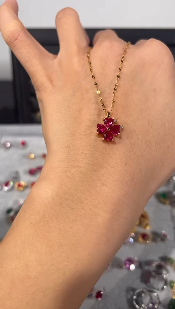 【闪购商品】红宝石吊坠(赠链)银S925镶嵌5635