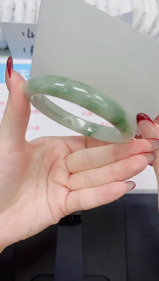 【闪购商品】石英质玉手镯未镶嵌23