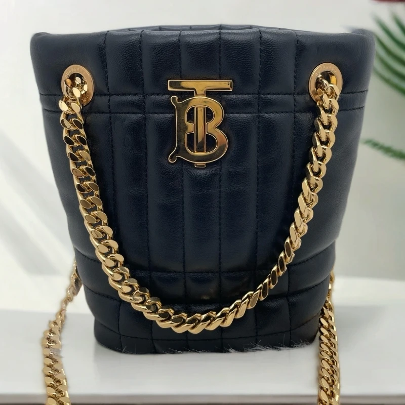 95新 BURBERRY/博柏利 Burberry Lola系列羊皮水桶链条包