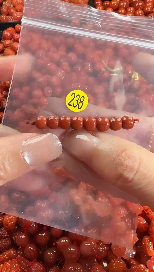 颈饰未镶嵌南红玛瑙1